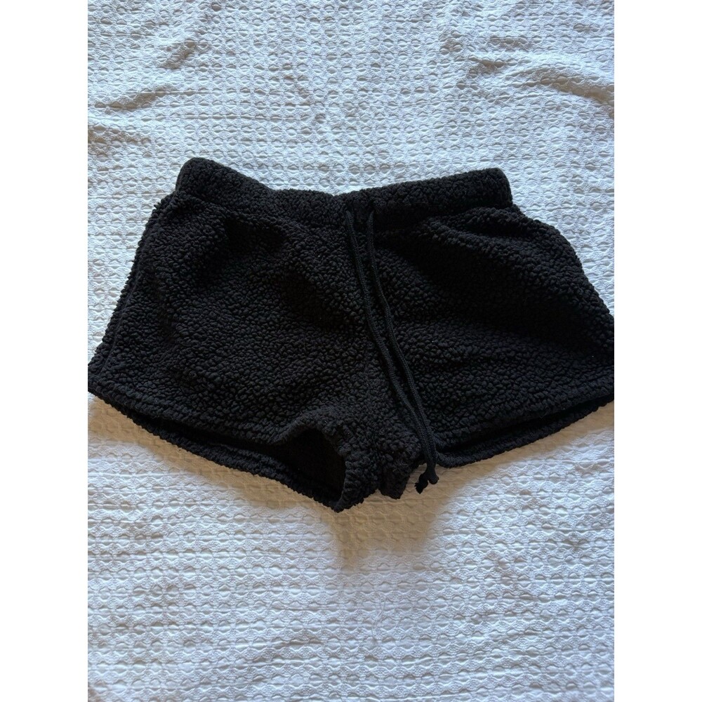 No Boundaries Women’s Medium Fuzzy Sleep Shorts Black